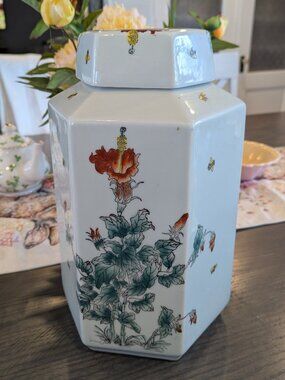 Vintage Japanese Arita ware hexagonal porcelain jar or tea caddy,